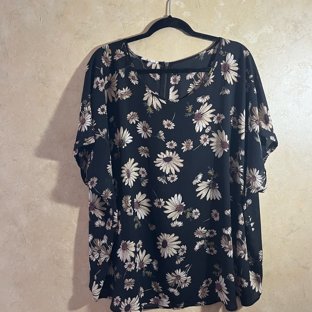 Maurice’s Floral Black Women's Blouse
